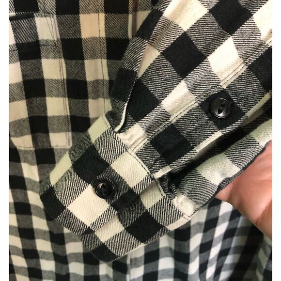 Madewell Women's Small Black & White Flannel Oversized Boyshirt in Buffalo Check - Picture 4 of 5